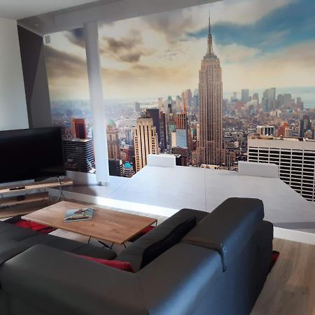 Appartement Renove Le New-York En Centre Ville - Terrasse Et Parking - Non Climatise La Roche-Chalais Екстер'єр фото