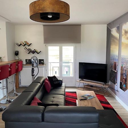 Appartement Renove Le New-York En Centre Ville - Terrasse Et Parking - Non Climatise La Roche-Chalais Екстер'єр фото
