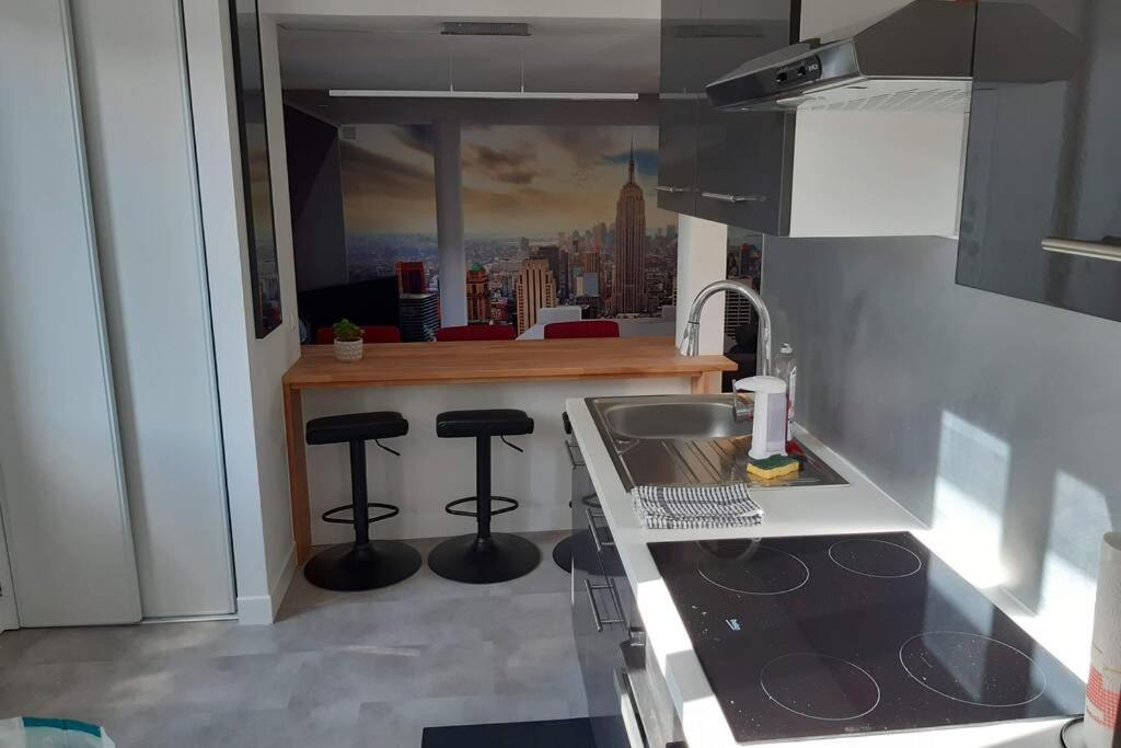 Appartement Renove Le New-York En Centre Ville - Terrasse Et Parking - Non Climatise La Roche-Chalais Екстер'єр фото