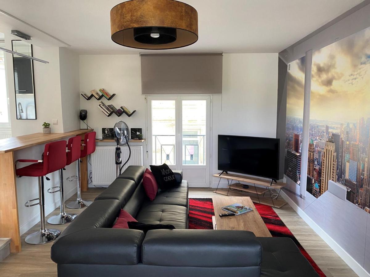 Appartement Renove Le New-York En Centre Ville - Terrasse Et Parking - Non Climatise La Roche-Chalais Екстер'єр фото